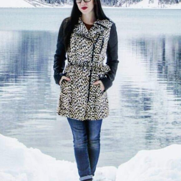 Leopard GUESS trench coat with faux leather sleeves and belt - Picture 7 of 7